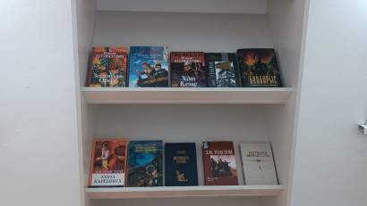 Мектеп кітапханасында белгілі фильмдердің негізіне айналған шығармаларға арналған «Кітаптан көркем филімге дейін» атты әдеби сағат өтті. Іс-шараға қатысушылар әдеби шығармалардың экранда қалай «жанданып», кітап пен оның экранизациясының қандай айырмашылық